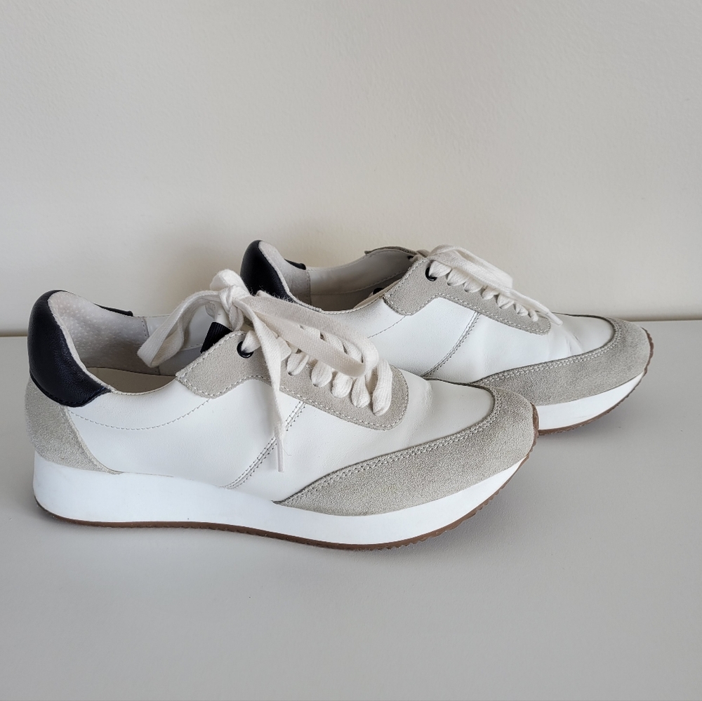 Essential White Trainer Sneakers by Banana Republic 7.5 Womens US Leather Upper